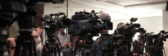 小説、テレビ信陽〜第20話「記者会見」